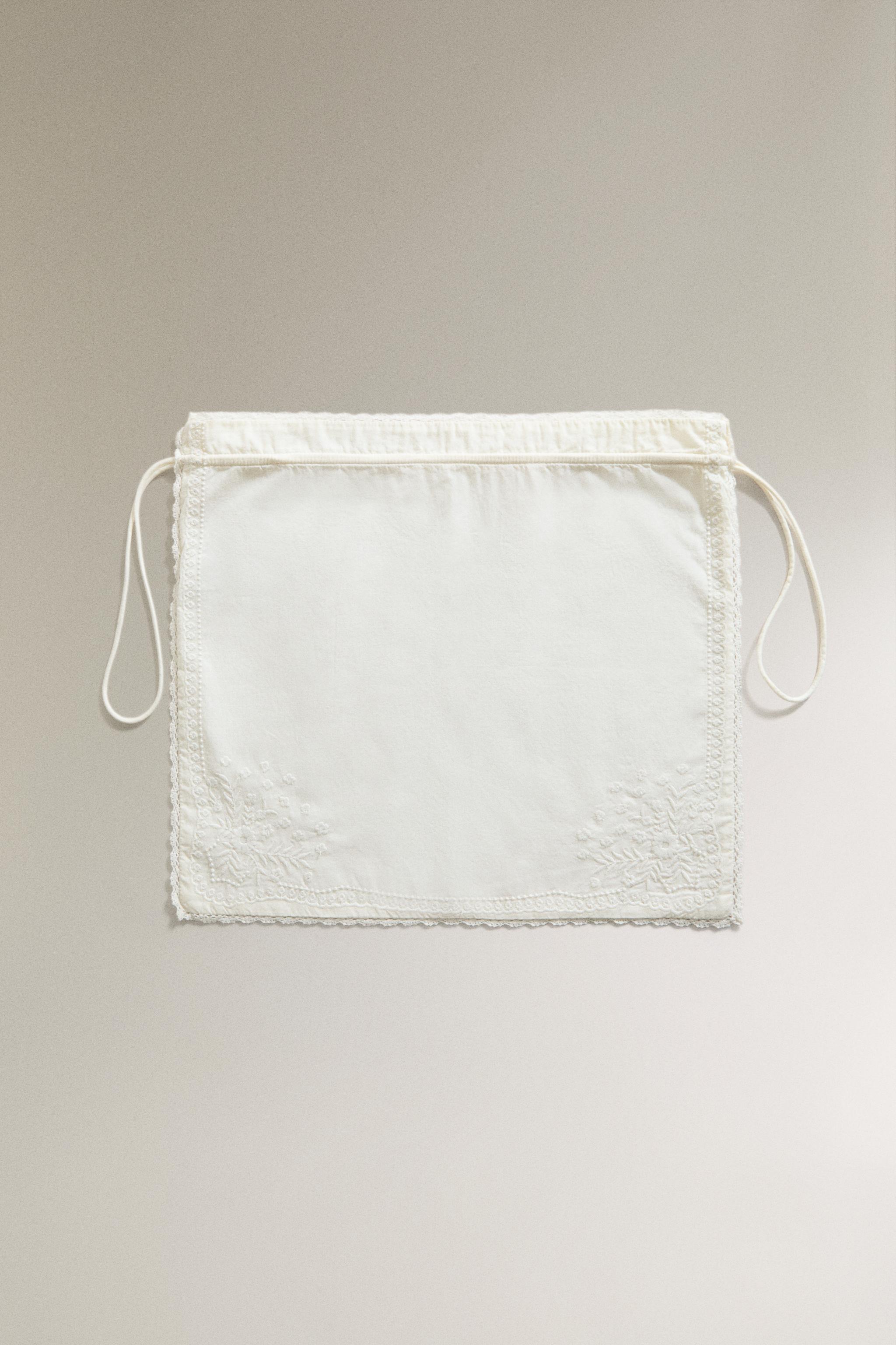 SAC À LINGE EN COTON BRODÉ ET DENTELLE